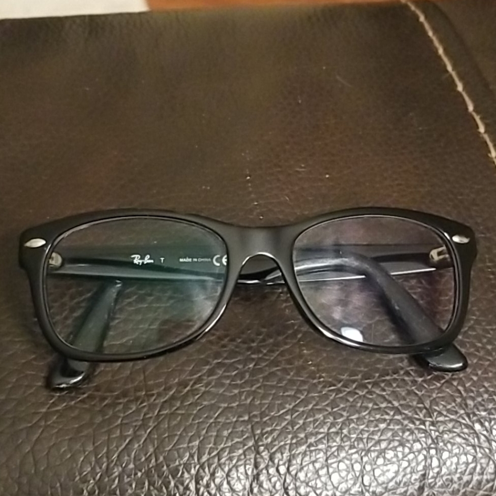 Ray-Ban Glasses - Picture 3 of 7
